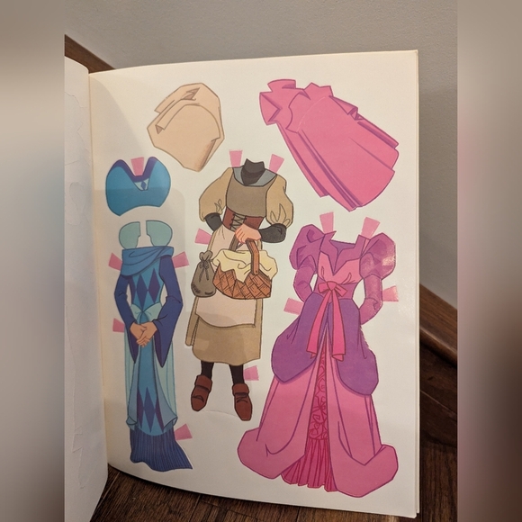 Vintage Disney Snow White Canadian Release Deluxe Paper Dolls Uncut - Picture 6 of 11